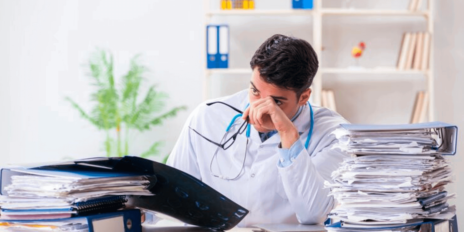 Mengapa Dokter Semakin Banyak Menghabiskan Waktu untuk Administrasi