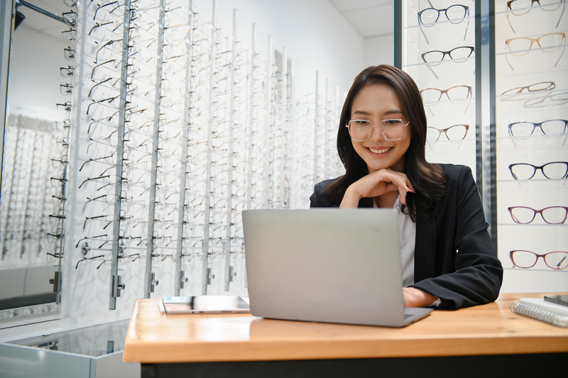 Mengoptimalkan bisnis optik dengan software optik