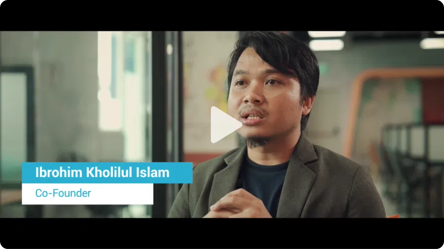 Customer testimonial thumbnail